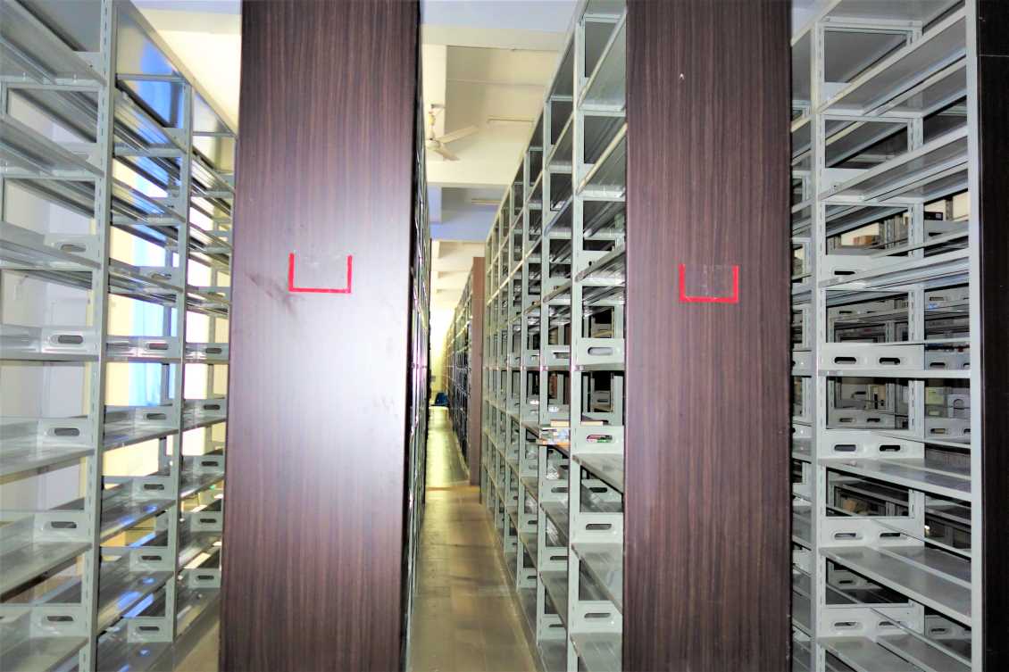 福建某一大学图书馆——书架案例